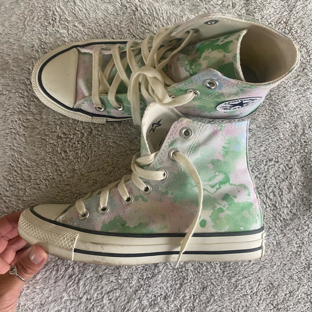 Converse High-Top Sneakers in Green and Pink